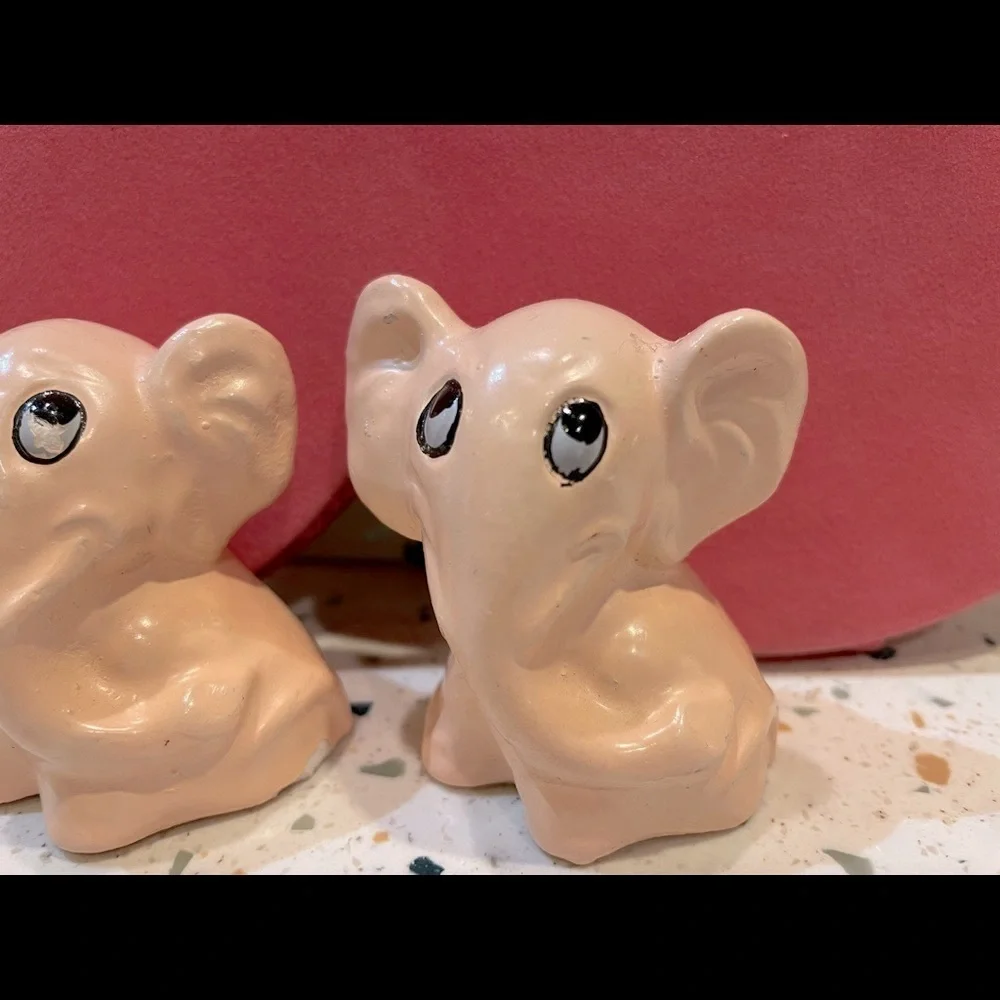 Vintage‎ Pink Elephant Salt & Pepper Shakers